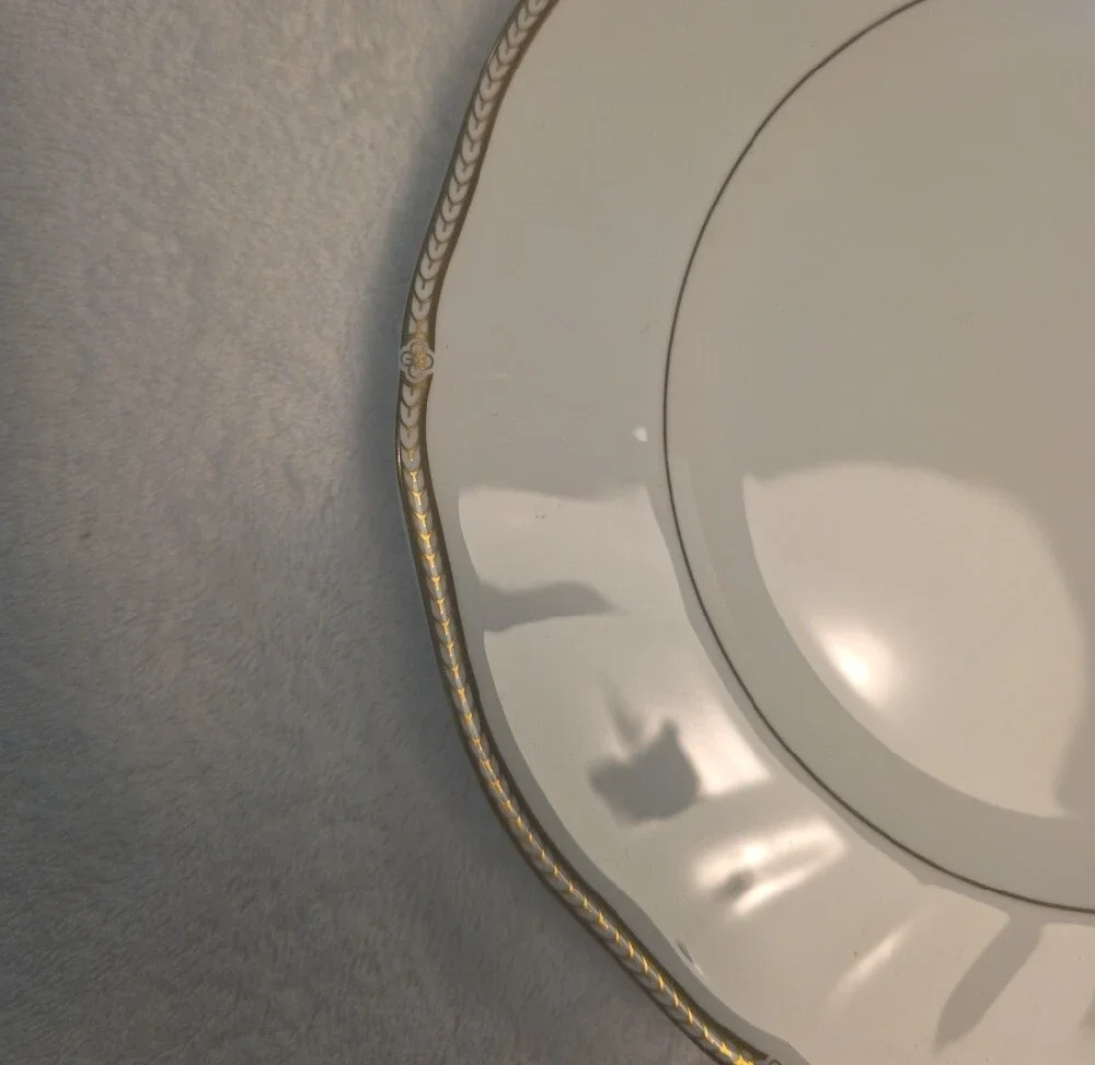 Wedgwood Bone China Elegant White Porcelain Dinner Plate with Gold Trim